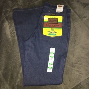 Men’s new Wrangler jeans Slim fit Boot cut 30 x 32